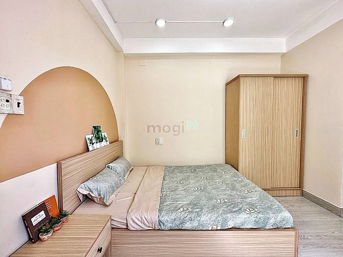 Hình ảnh Cho Thuê CHDV Cửa Sổ Đón Nắng Thoáng Mát Mới 100% FULL Nội Thất Gần Q4