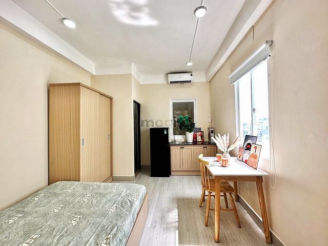 Hình ảnh Cho Thuê CHDV Cửa Sổ Đón Nắng Thoáng Mát Mới 100% FULL Nội Thất Gần Q4