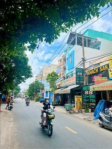 Hình ảnh Ngộp. cần bán nhà mặt tiền Khuông việt, 4.3x15. 4 lầu, Tiện kinh doanh