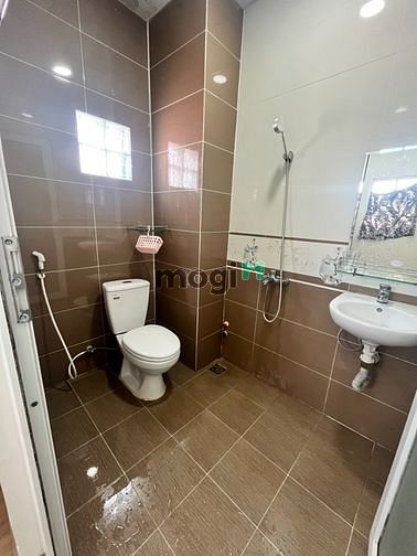 Hình ảnh Phòng 5,8 tr  có Bancol , có thang máy , gần Chợ Bà Chiểu