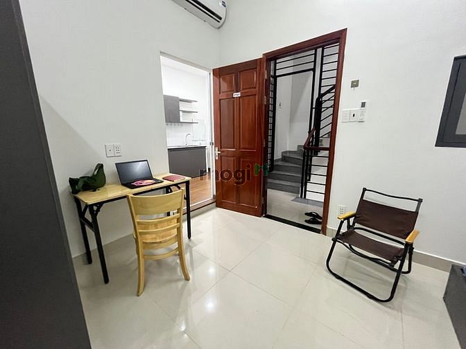 Hình ảnh Phòng 5,8 tr  có Bancol , có thang máy , gần Chợ Bà Chiểu