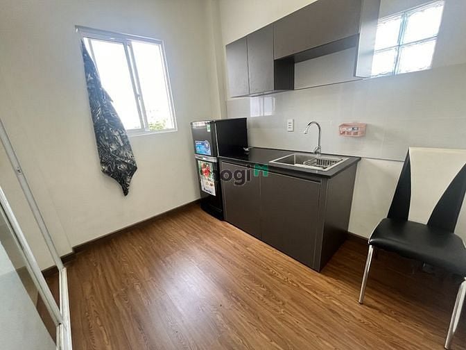 Hình ảnh Phòng 5,8 tr  có Bancol , có thang máy , gần Chợ Bà Chiểu