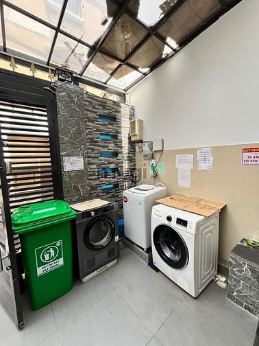 Hình ảnh Phòng 5,8 tr  có Bancol , có thang máy , gần Chợ Bà Chiểu