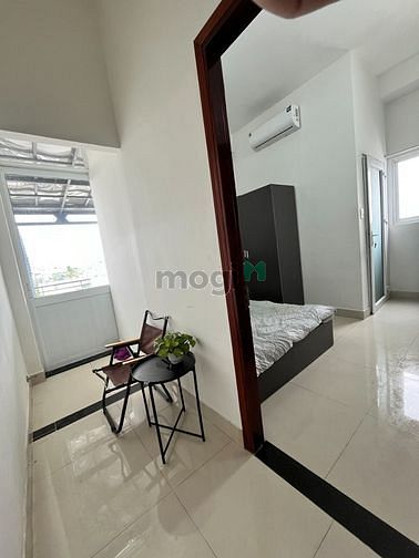 Hình ảnh Phòng 5,8 tr  có Bancol , có thang máy , gần Chợ Bà Chiểu