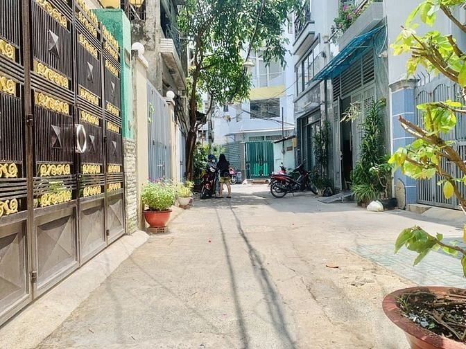 Hình ảnh Tân Bình, ngay UBND Phường 5, hẻm 5m, 53m2, giá 5.6 tỷ.