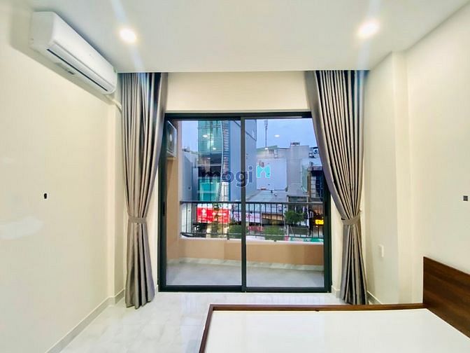 Hình ảnh 🎴Căn Hộ Ban Công 30m2 Kế Landmark81 . Full Nội Thất , Có Thang Máy