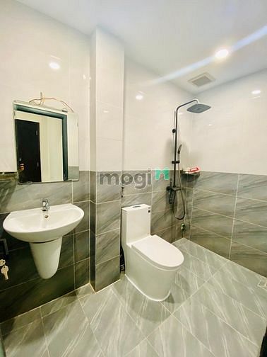 Hình ảnh 🎴Căn Hộ Ban Công 30m2 Kế Landmark81 . Full Nội Thất , Có Thang Máy