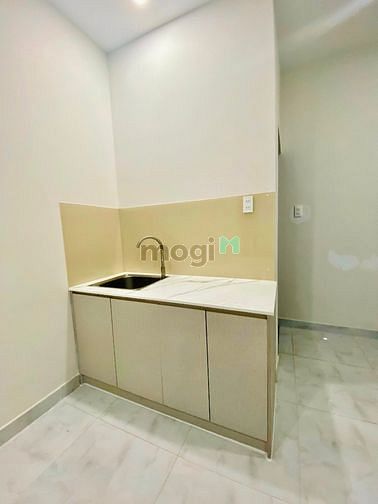 Hình ảnh 🎴Căn Hộ Ban Công 30m2 Kế Landmark81 . Full Nội Thất , Có Thang Máy