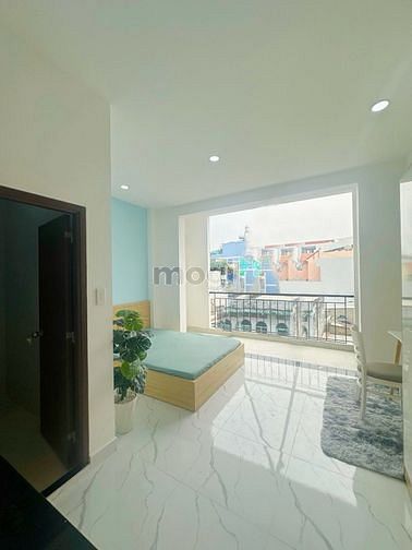 Hình ảnh BANCON đón gió, thang máy, mặt tiền đường Q10 sát Q3