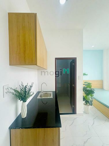 Hình ảnh BANCON đón gió, thang máy, mặt tiền đường Q10 sát Q3