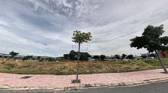 Hình ảnh Đất Đẹp Nhất tại Nguyễn Văn Kỉnh Quận 2 DT 120m2 Giá 2tỷ 650tr SHR