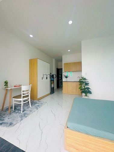 Hình ảnh BANCOL siêu to, đón nắng và giơ, Mặt tiền đường Quận 10