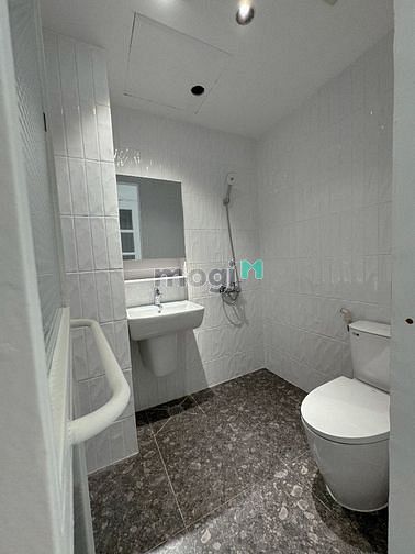 Hình ảnh Trống sẵn phòng xinh - của sổ lớn - cho nuôi pet