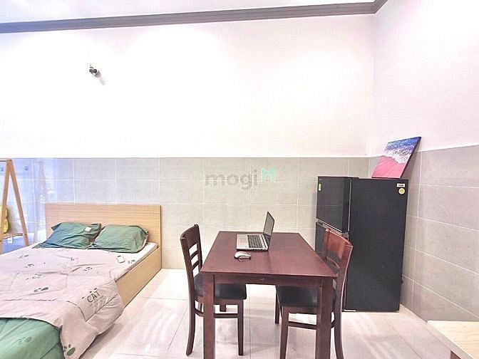Hình ảnh Phòng Studio Full Nội Thất Cửa Sổ To Tại Nguyễn Gia Trí