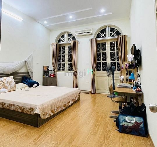Hình ảnh Ngõ thông, oto phố Thái Thịnh, 61m2 giá 16,5 tỷ