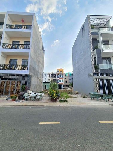 Hình ảnh Bán gấp đất Bình Tân_ngay ngã 4 võ văn kiệt_hồ học lãm_đã có sổ_gpxd.