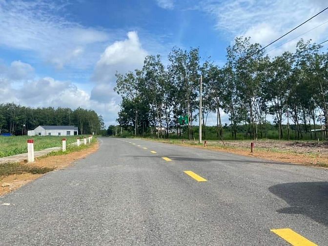 Hình ảnh Cần Bán Lô Đất Gia Đình ( Ấp 2 Nha Bích sát Trường học )