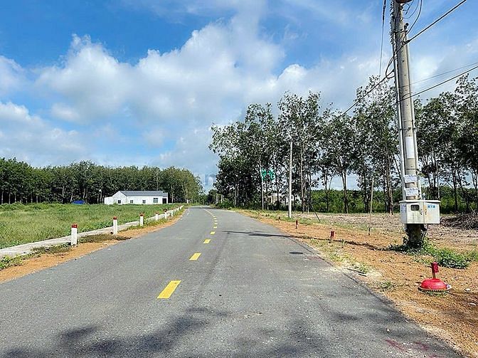 Hình ảnh Cần Bán Lô Đất Gia Đình ( Ấp 2 Nha Bích sát Trường học )