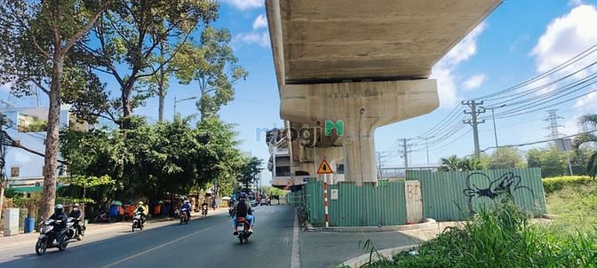 Hình ảnh Nhà đẹp gần ga Metro Bình Thái giá chỉ 6.4 tỷ
