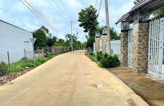 Hình ảnh Bán lô đất thổ cư 202m2, đường bê tông, dân đông, giá 660 triệu