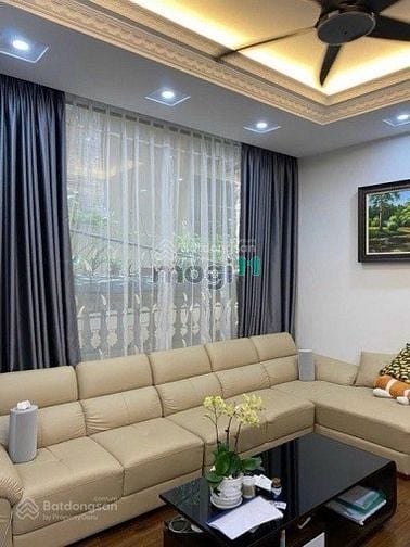 Hình ảnh TT Bồ Đề, 2 thoáng Trước Sau, ngõ thông các ngả.