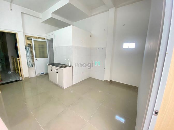 Hình ảnh Căn 1pn Cửa sổ lớn Thân Nhân Trung