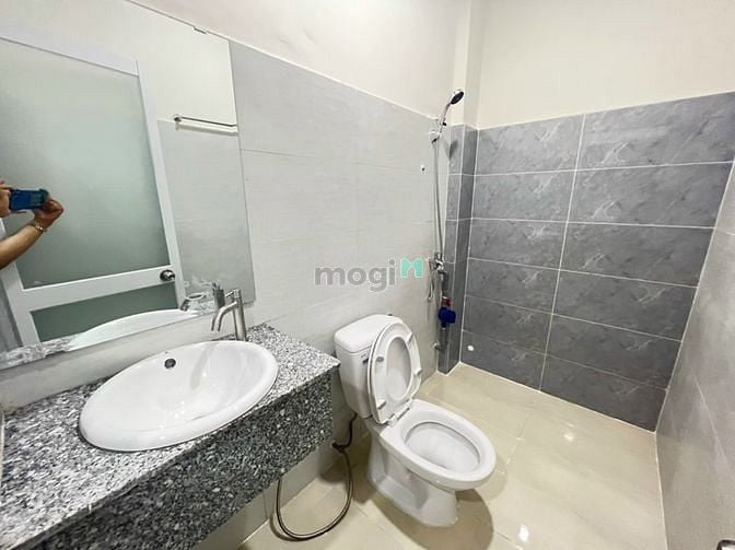 Hình ảnh Thuê Ngay Căn Hộ HOÀNG HOA THÁM Bình Thạnh Cửa Sổ Lớn Gần ĐH VĂN LANG