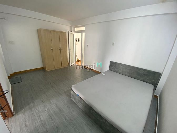Hình ảnh 1 phòng ngủ, 1 phòng khách có Balcon