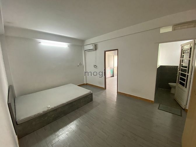Hình ảnh 1 phòng ngủ, 1 phòng khách có Balcon