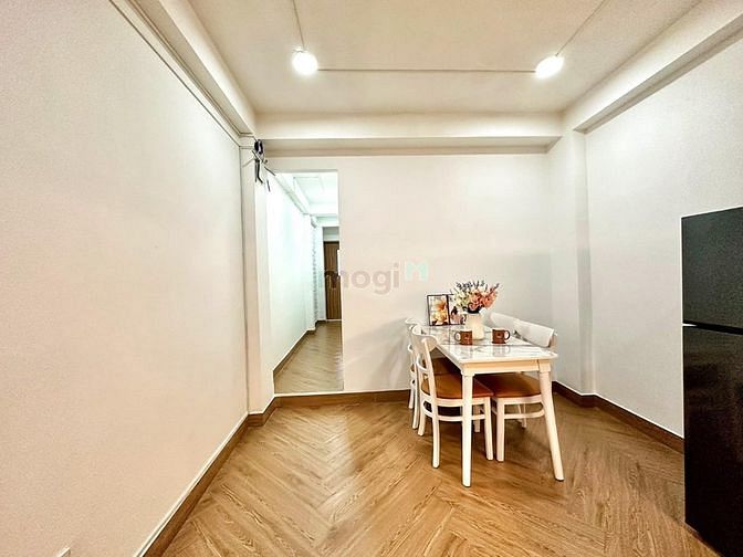 Hình ảnh Cho thuê 2pn đủ nội thất mới gần trung tâm Q4 Q1_máy giặt riêng