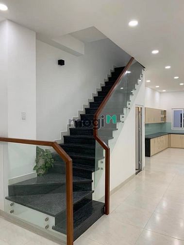 Hình ảnh Xe hơi đỗ cửa 🕹️ Lê Trọng Tấn Tân Phú