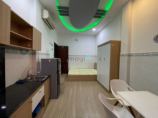 Hình ảnh Căn Hộ Q4 Có Banon Đầy Đủ Nội Thất Có Thang Máy