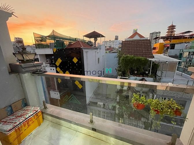 Hình ảnh Căn Hộ Q4 Có Banon Đầy Đủ Nội Thất Có Thang Máy