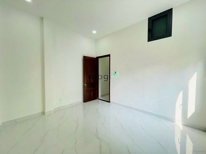 Hình ảnh SIÊU PHẨM! 2 tầng, 3PN, HXH, 60m2 - khu phân lô, CV Làng Hoa