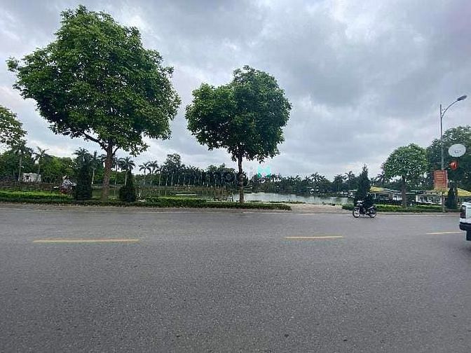 Hình ảnh Giảm chào 1 tỷ - Phân Lô, Vỉa hè, ô tô tránh - Bán đất Thạch Bàn, 140m