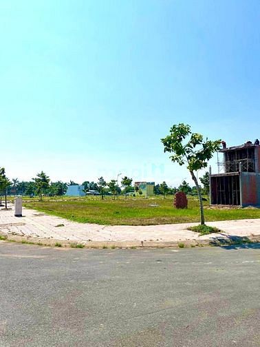 Hình ảnh Bán Đất Chú Đạt Trung tâm thị trấn Thủ Thừa 100m2 1 Tỷ 4 SHR