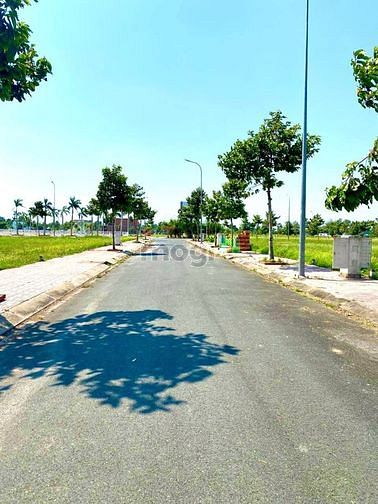 Hình ảnh Bán Đất Chú Đạt Trung tâm thị trấn Thủ Thừa 100m2 1 Tỷ 4 SHR