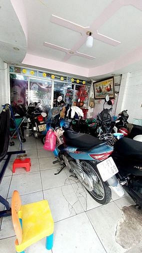 Hình ảnh Trung tâm quận 7, HTP,DT 70m2,nhà đang mở tiệm tóc, chỉ 6 tỷ.