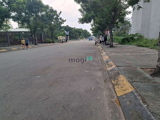 Hình ảnh Đất 2 Mặt Tiền đường rộng 20m Kdc Navita đường số 12 Tam Bình, Sổ 185m