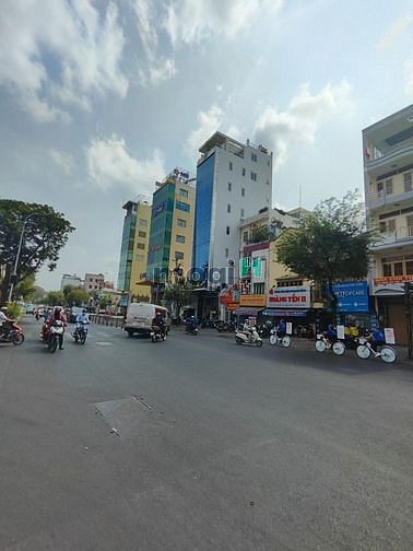 Hình ảnh Mặt tiền nhà đường 3/2, có thang máy, 7 tầng cho thuê