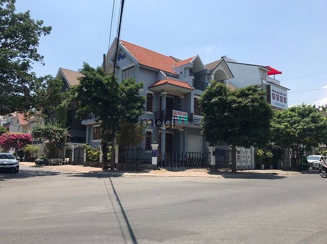 Hình ảnh Cho thuê tòa  Văn Phòng.  Hầm + 2,5 lầu. góc 2mt Nguyễn Qúy Cảnh. 50tr