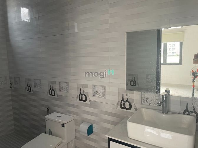 Hình ảnh Cho thuê biệt thự ngay ga Metro Phước Long giáp q2 giá 40tr/tháng