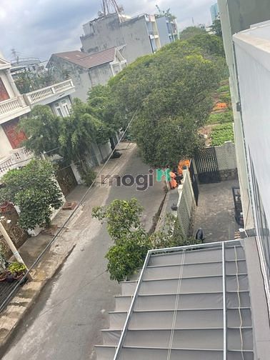 Hình ảnh Cho thuê biệt thự ngay ga Metro Phước Long giáp q2 giá 40tr/tháng