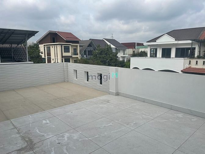 Hình ảnh Cho thuê biệt thự ngay ga Metro Phước Long giáp q2 giá 40tr/tháng