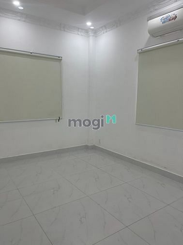 Hình ảnh Cho thuê biệt thự ngay ga Metro Phước Long giáp q2 giá 40tr/tháng