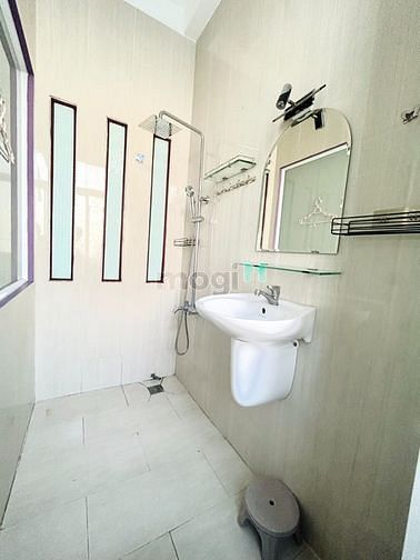 Hình ảnh Cho thuê studio ban công xinh xẻo ngay quận 1