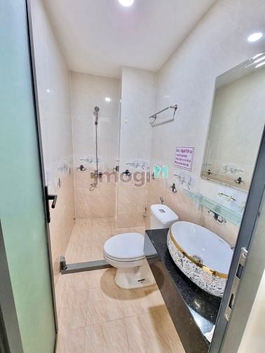 Hình ảnh Phòng của sổ trời lớn, full nội thất