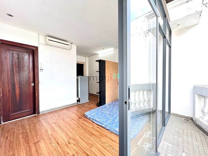 Hình ảnh Phòng Studio Ban Công Full NT - Đối diện sân bay TSN