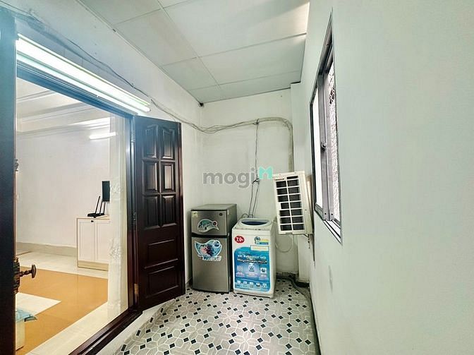 Hình ảnh Studio ban công tách bếp gần bùng binh Phù Đổng Quận 1