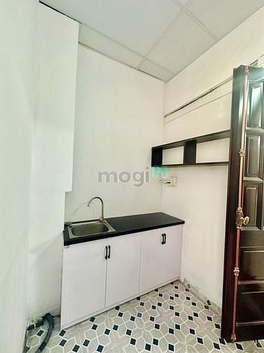 Hình ảnh Studio ban công tách bếp gần bùng binh Phù Đổng Quận 1